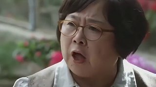 阿姨：看你是天生屬黃瓜欠拍