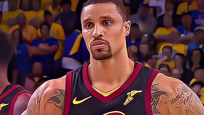 负责防杜兰特，还在杜兰特头上摘下篮板，却还要背锅