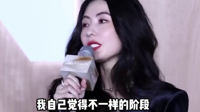 张柏芝亮相时装活动高颜值在线 保持正能量勉励女性坦然面对年龄#娱乐圈 #张柏芝