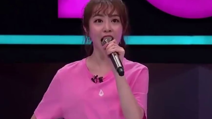 小胖女朋友居然是地下偶像