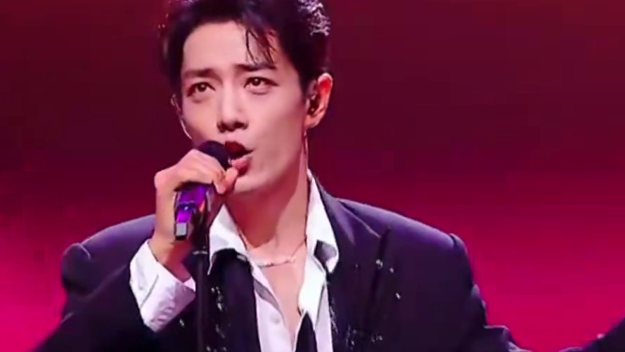 “奇幻的节奏带着我们的脚步，重复那段旋律，就是整晚的音乐