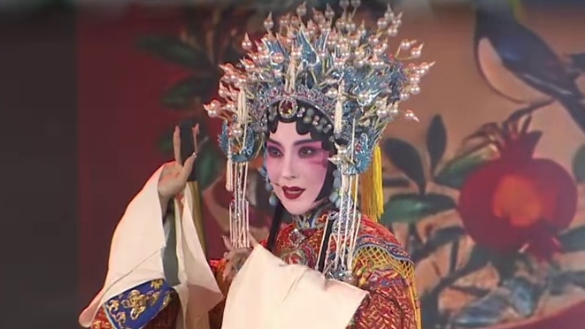 #2025上海赛艇竞标赛颁奖仪式 上，一曲融合了现代潮流与古典韵味的《中国粹》，将赛艇健儿们的激情与