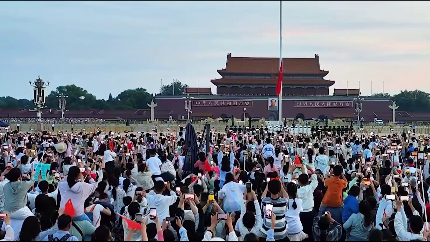 为了心中那抹红-庆祝中华人民共和国成立76周年