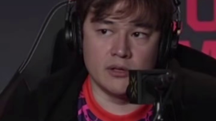 PRX教练alecks谈进入败者组是否会更有压力：淘汰赛是这样的，一切皆有可能。
#太讷了 #瓦学弟