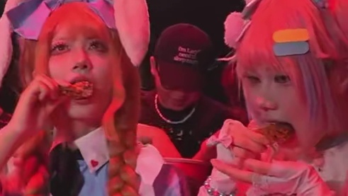 高校吃鸡现场，现场吃鸡？