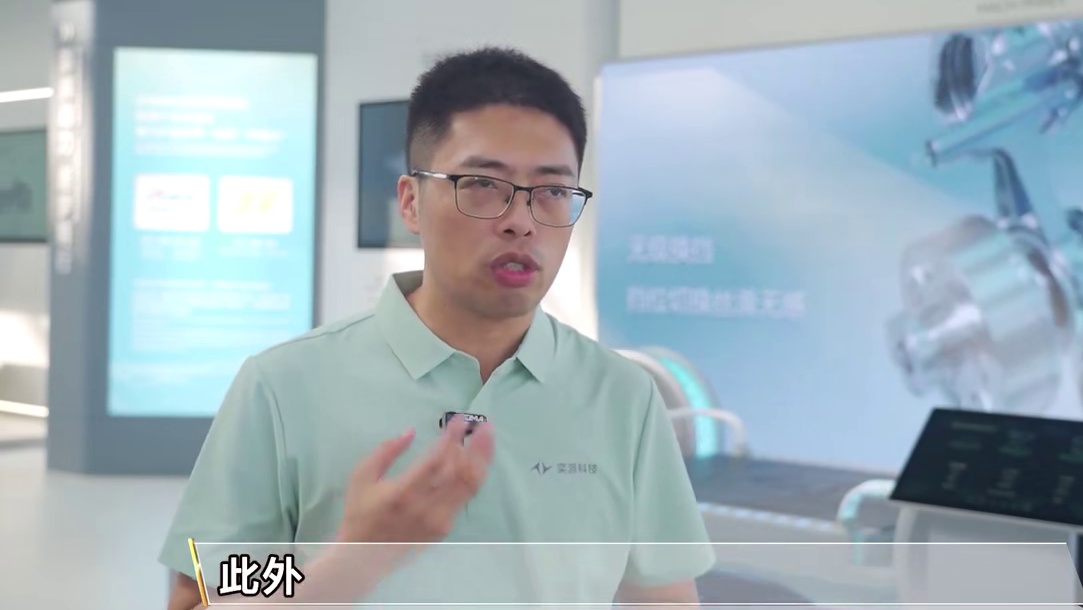 东风风神L8上CCTV-1晚间新闻了！ 让中国制造变为中国创造 家用SUV天花板 #