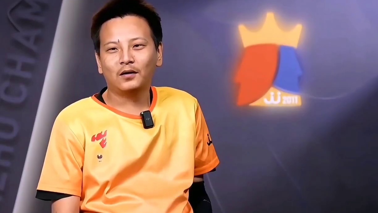 七亿七金币，能带这么一支战队夺冠，太不容易，这个秋天属于湖南星火燎原，从海选单夺冠，一路逆风而上，他