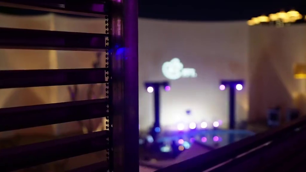 FFT沙漠咖啡 沙漠布景的咖啡餐酒吧，每一秒都在狠狠出片
#FFT沙漠餐咖livehouse #宁波