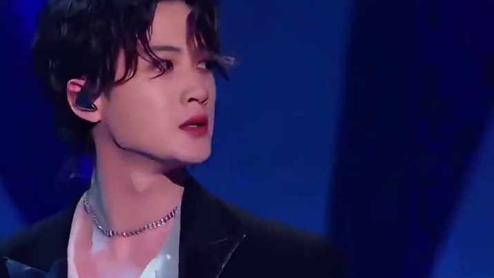 檀健次这个外套真的Duck不必啊下次~