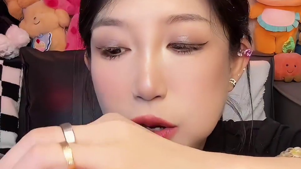 一大包是508克 我收到里面是17个 每一个都是大个头哈 可不是迷你的！比枣夹核桃还要好吃的酸甜抱抱