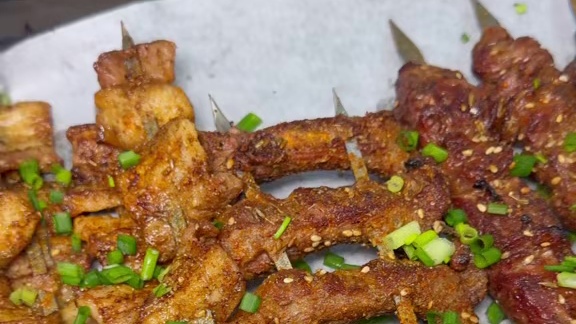 敢喊“不新鲜免单”的店温州没几家， 夜宵党们放心冲就完事啦！#夜宵 #国庆假期被安排明白了 #温州美