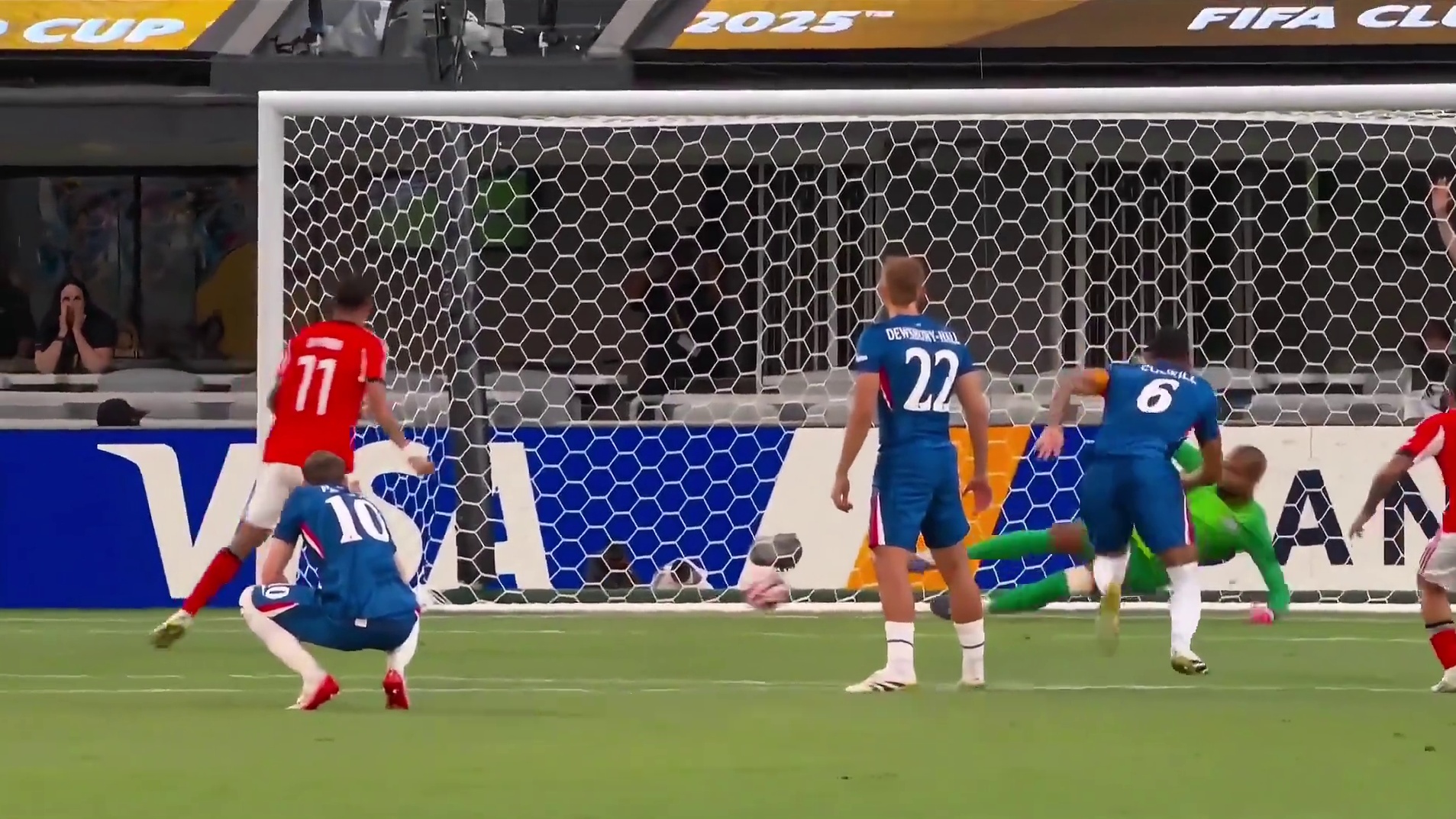 一波三折，要素拉满！今天凌晨的本菲卡vs切尔西，你怎么看？ 欧冠