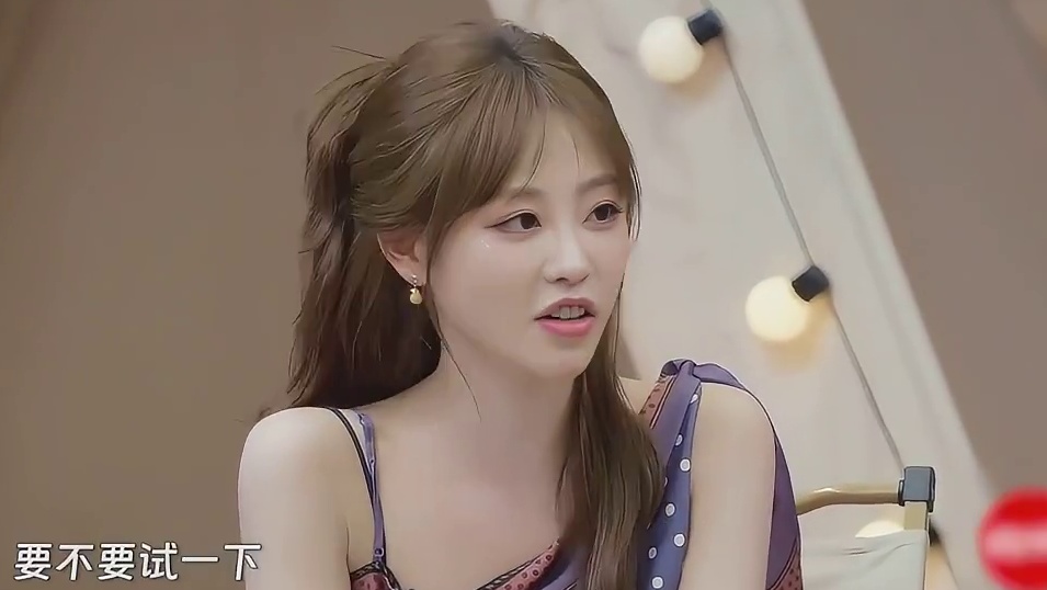 猴系美女祝绪丹