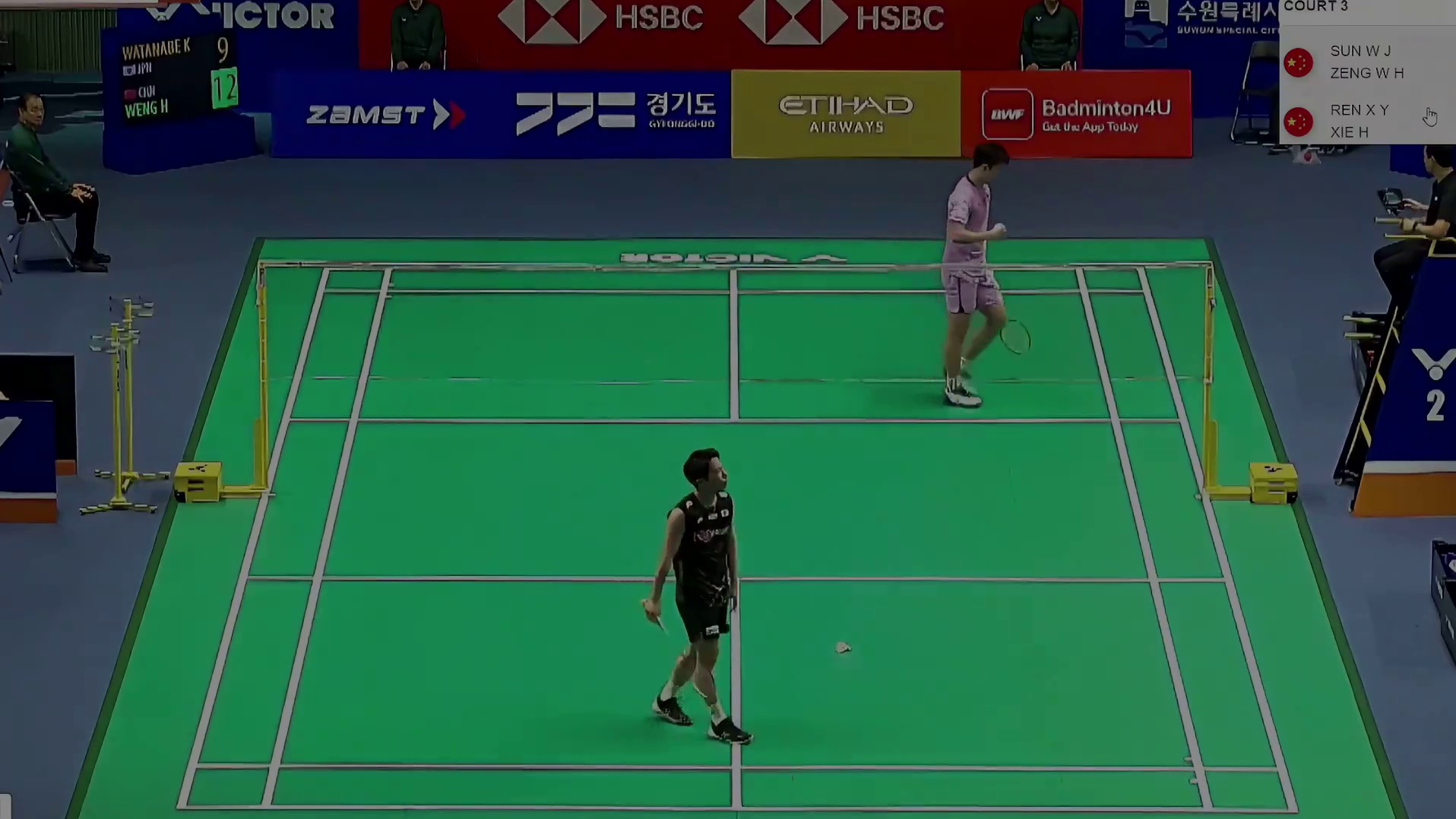 开局比分交替上升，翁泓阳开始发力，拉开分差，以21-16先下一城