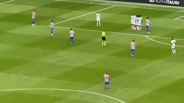 小蜘蛛任意球破门那一刻