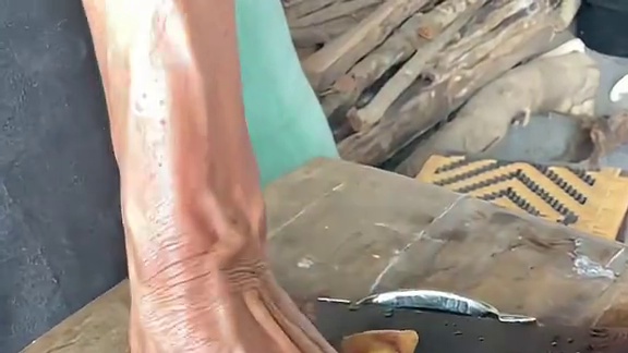 云南特色美食 火烧生皮 云南特色美食 火烧生皮#地方特色美食   #美食 #生皮 #记录我的农村生活