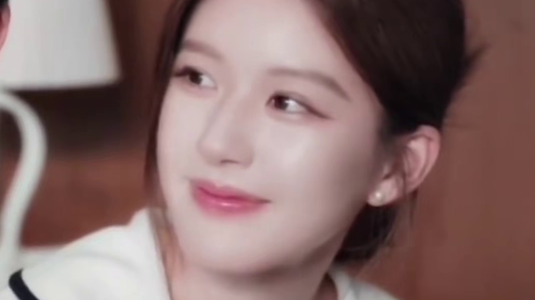 远比金钱 家世更耀眼的，是许妍本身…