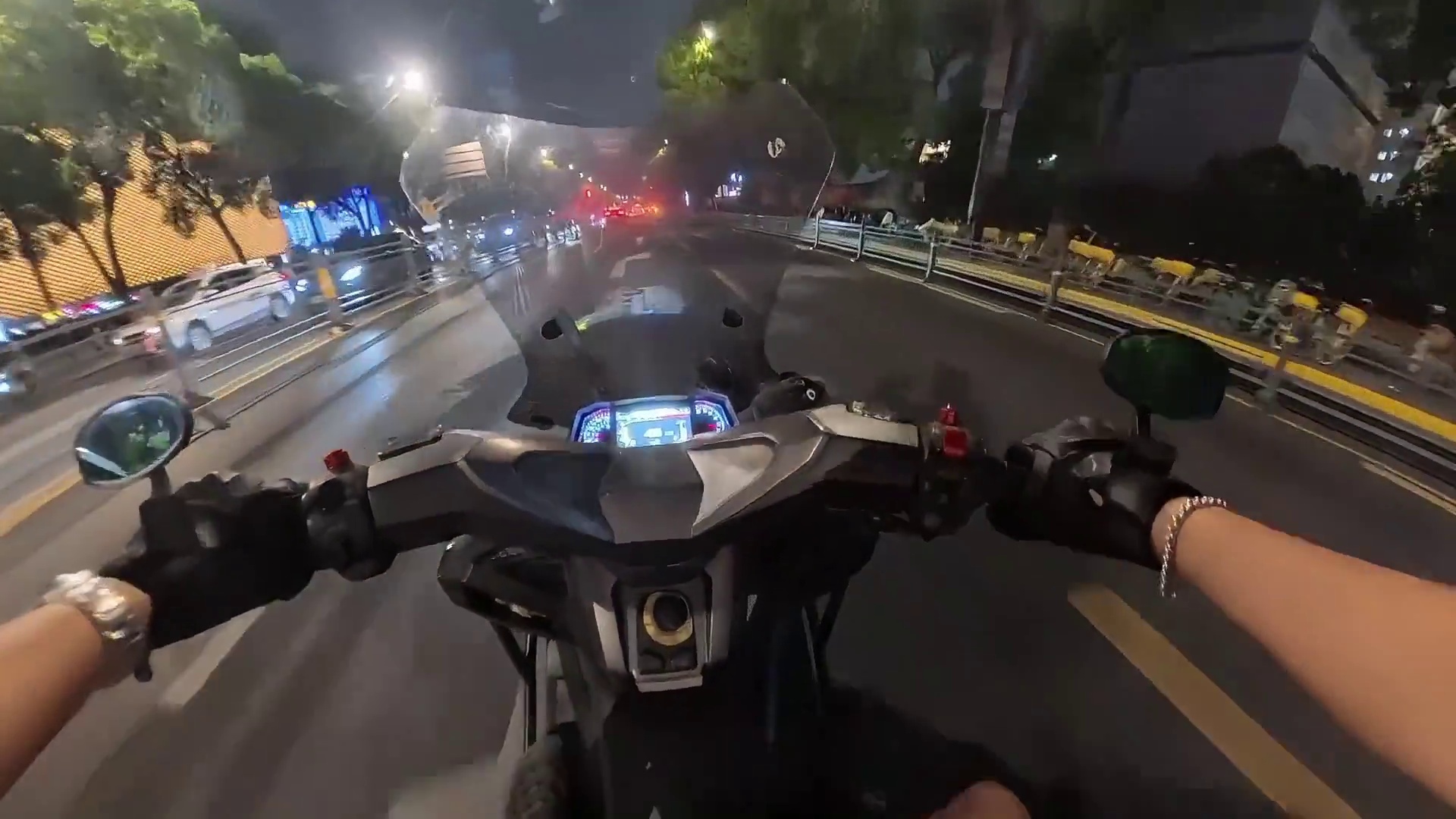 献给爱扎胎的你，看踏板轮胎的极限，真实经历，便宜的行不行？ 我分享的是我的个人经历，也不建议新手学我