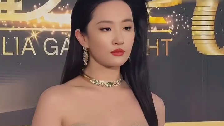 刘亦菲没走红毯，就是说每年颁奖典礼都有人不去吧