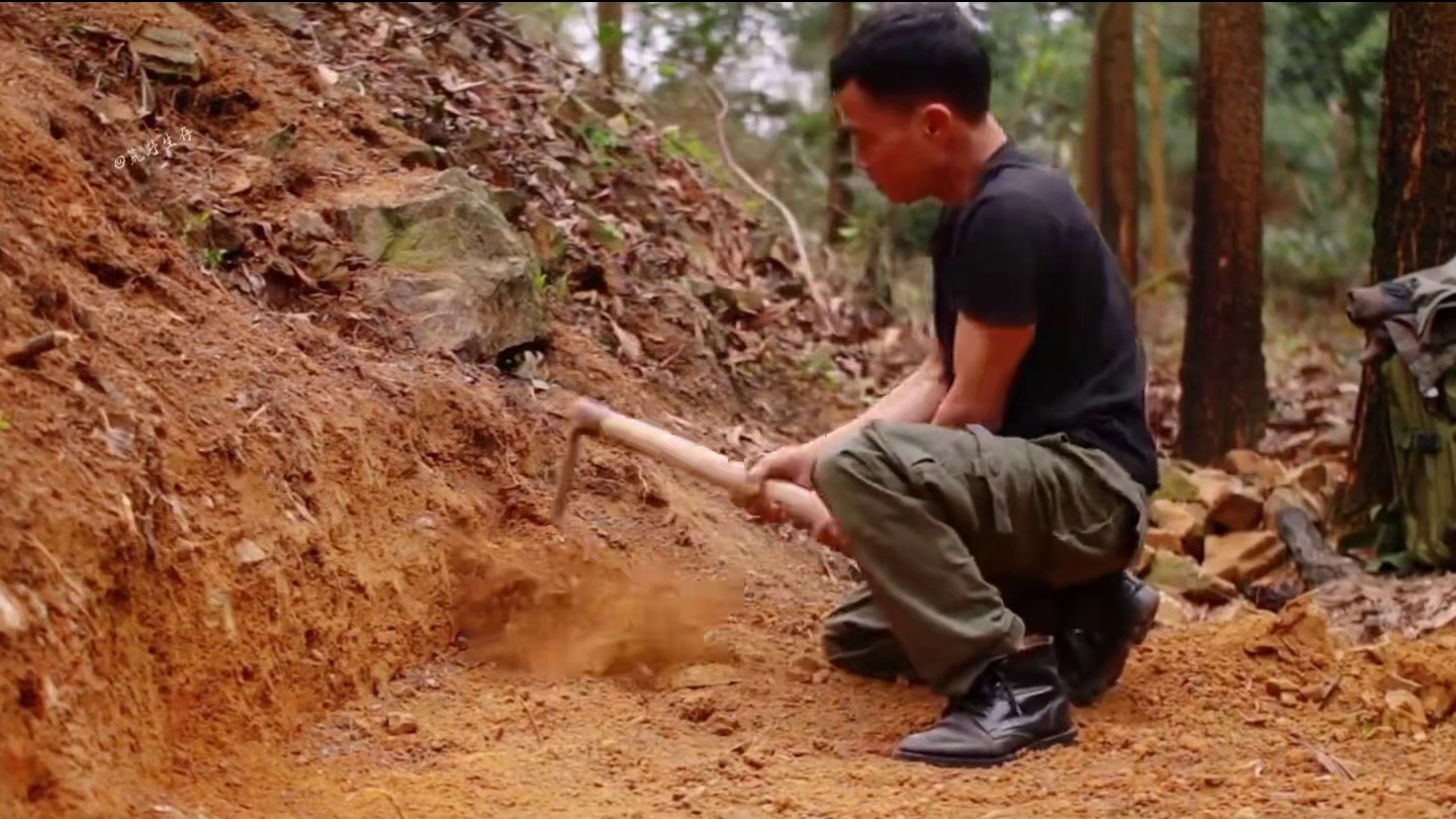 这绝对是你没见过的房屋改造，因为他全屋采用榫卯结构设计打造！