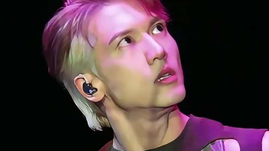 为何英皇欠钱的最大受益人是粉丝？看到关智斌演唱会耍起了单杠，瞬间明白真相了#关智斌 #谢霆锋 #容祖