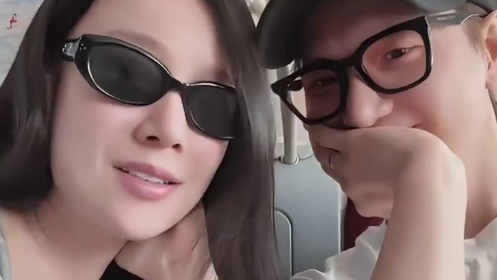 张檬胸口湿了一片用一条围巾救急