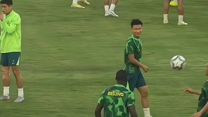 球场上一角的精彩