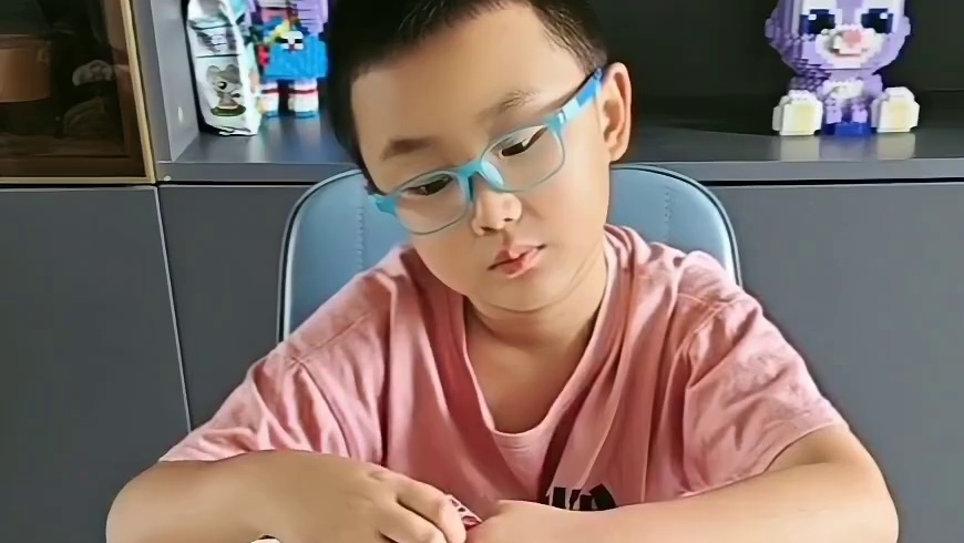 没想到老爸居然是个神棍