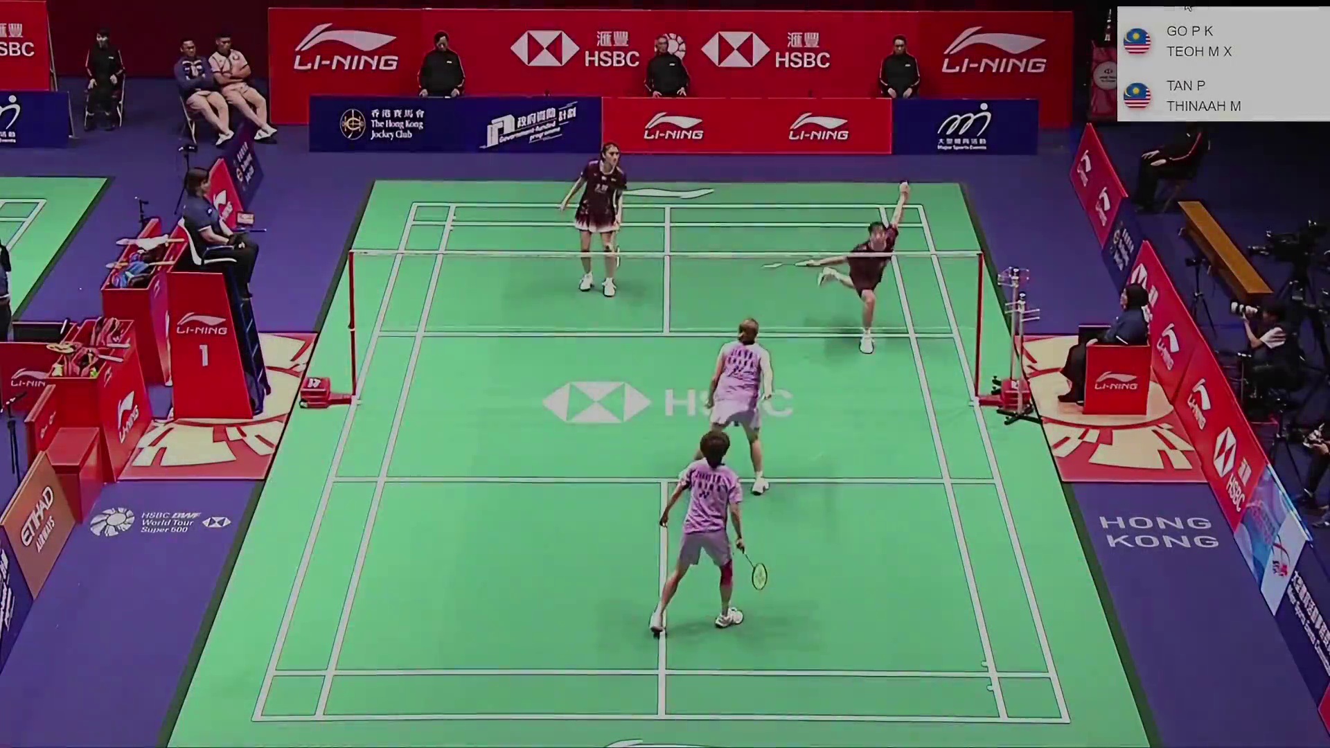 凡贤次局扩大比分优势，以21-7的悬殊比分再下一城