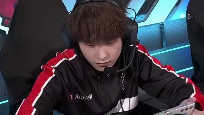 【2025S联赛秋季赛常规赛】第一周第三日第一场组队道具赛
Wz vs 狼队
第二局：水行玛雅 这次