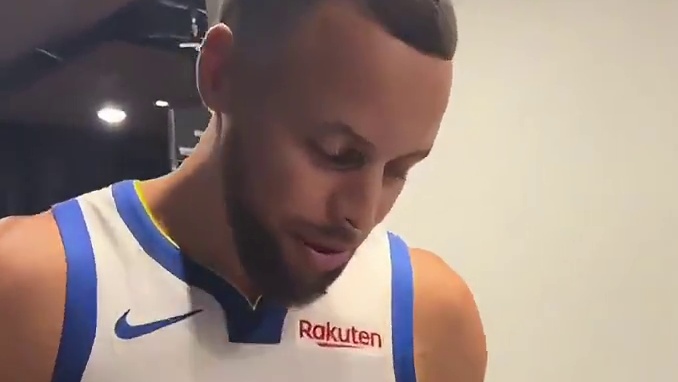 勇士队在库里新秀的照片打评价