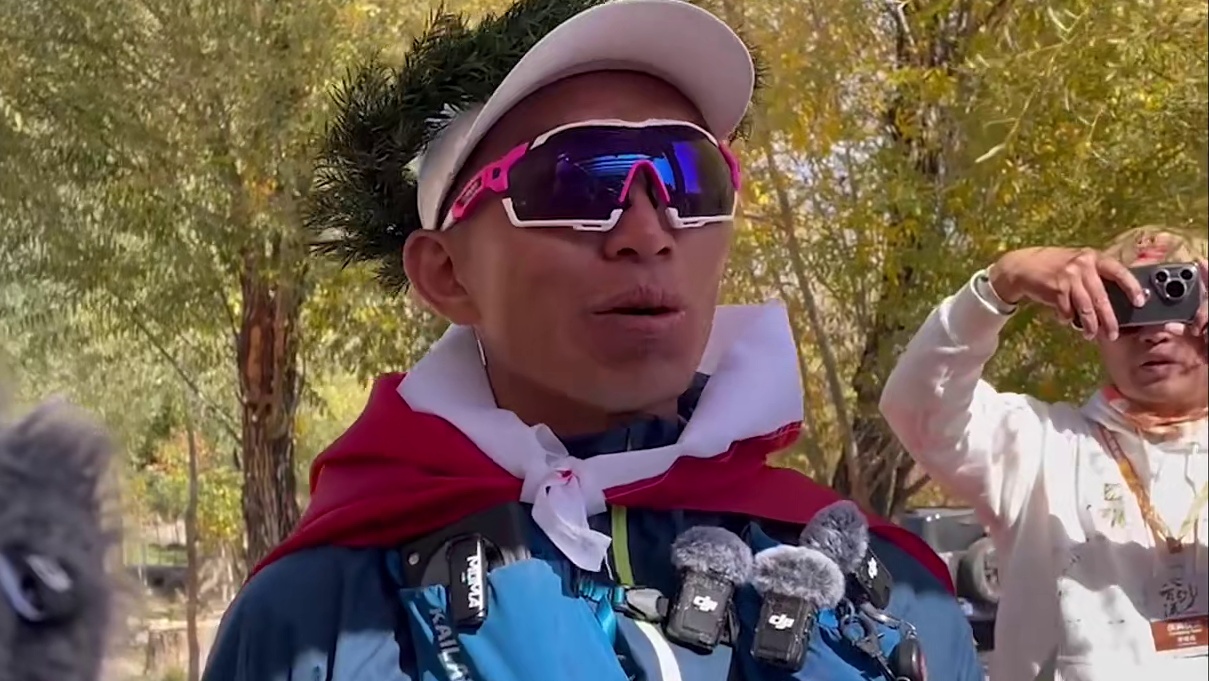 今夜21:30，2025八百里流沙极限赛开赛，谨以此小短片，预祝第四次征战的挚友 安全顺利，再