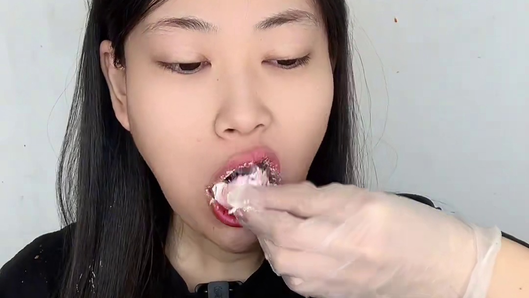 #巧克力牛角包 #千层蛋糕 有6种口味 动物奶油 微甜不腻 #解馋甜品 #太好吃了 #强烈推荐