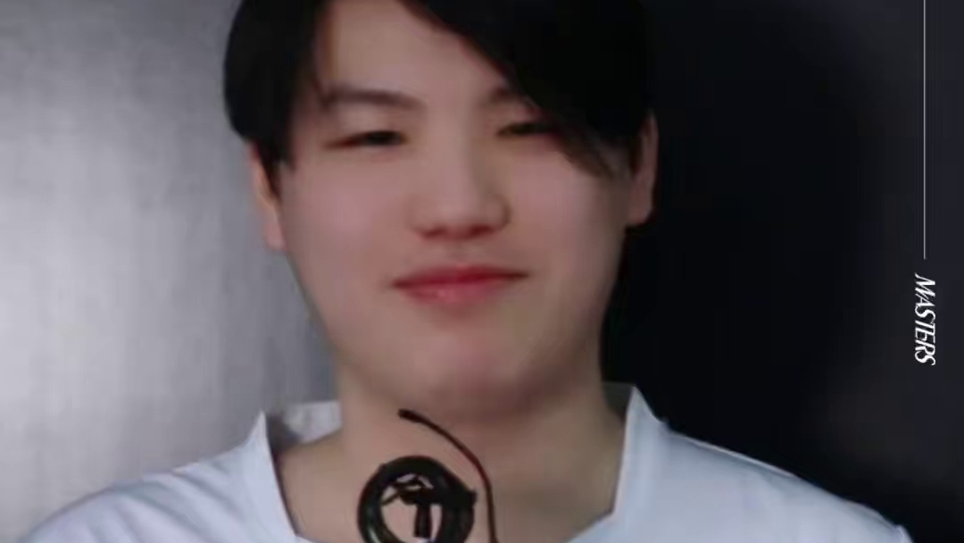 独乐乐不如众乐乐，和兄弟们一起开黑最快乐！你的开黑小助手Yihan提醒你该去开黑了#决胜巅峰全球电竞