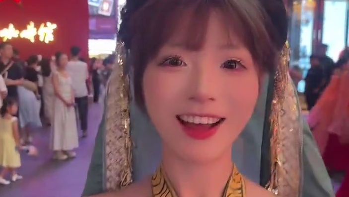 来南昌旅游碰到月兔coser好治愈！