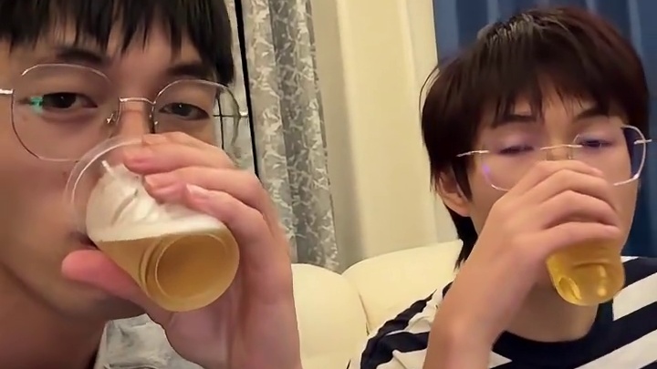 节日快乐，吃顿好的！#董系长 #阿顺