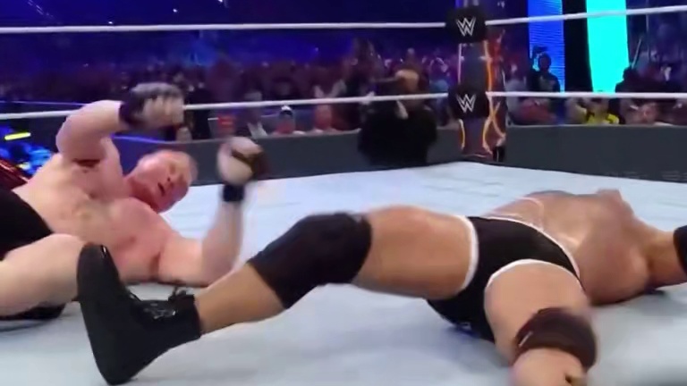 以摔还矛！布洛克摔技全开，高博长矛连发，无限连摔耗尽战神体力 #布洛克莱斯纳 #战神高柏 #wwe