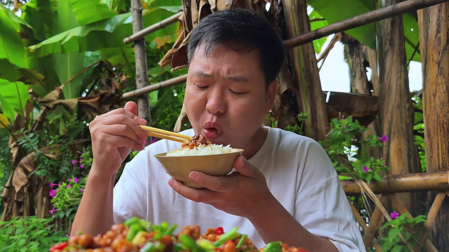 家庭版黄豆焖猪脚，软烂入味下饭爽！