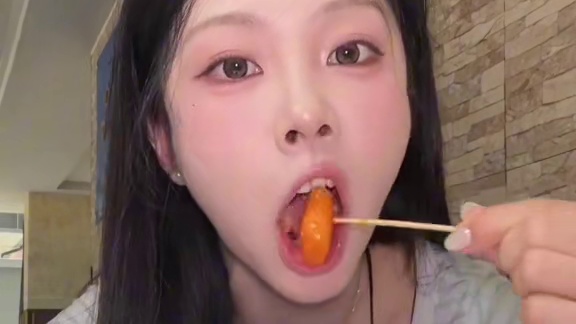 挑战在韩国本地早市花4w韩元能吃到什么！ #美食探店日记  #我的探店日记 #韩国美食