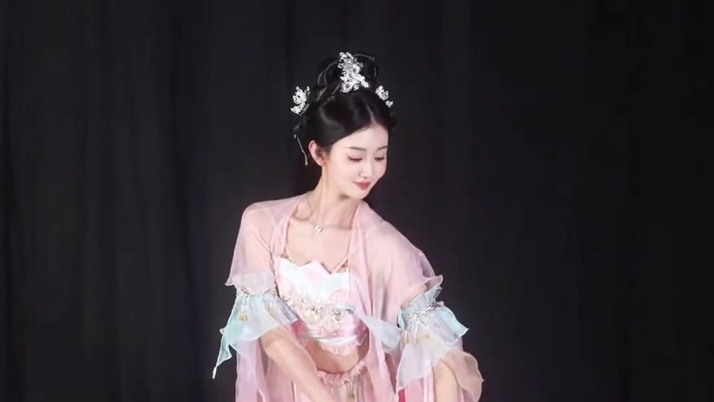 纤手折芙蕖 花洒罗衫湿 #盈盈芙蓉语#国风古韵 #中秋 #专属于中国舞的美