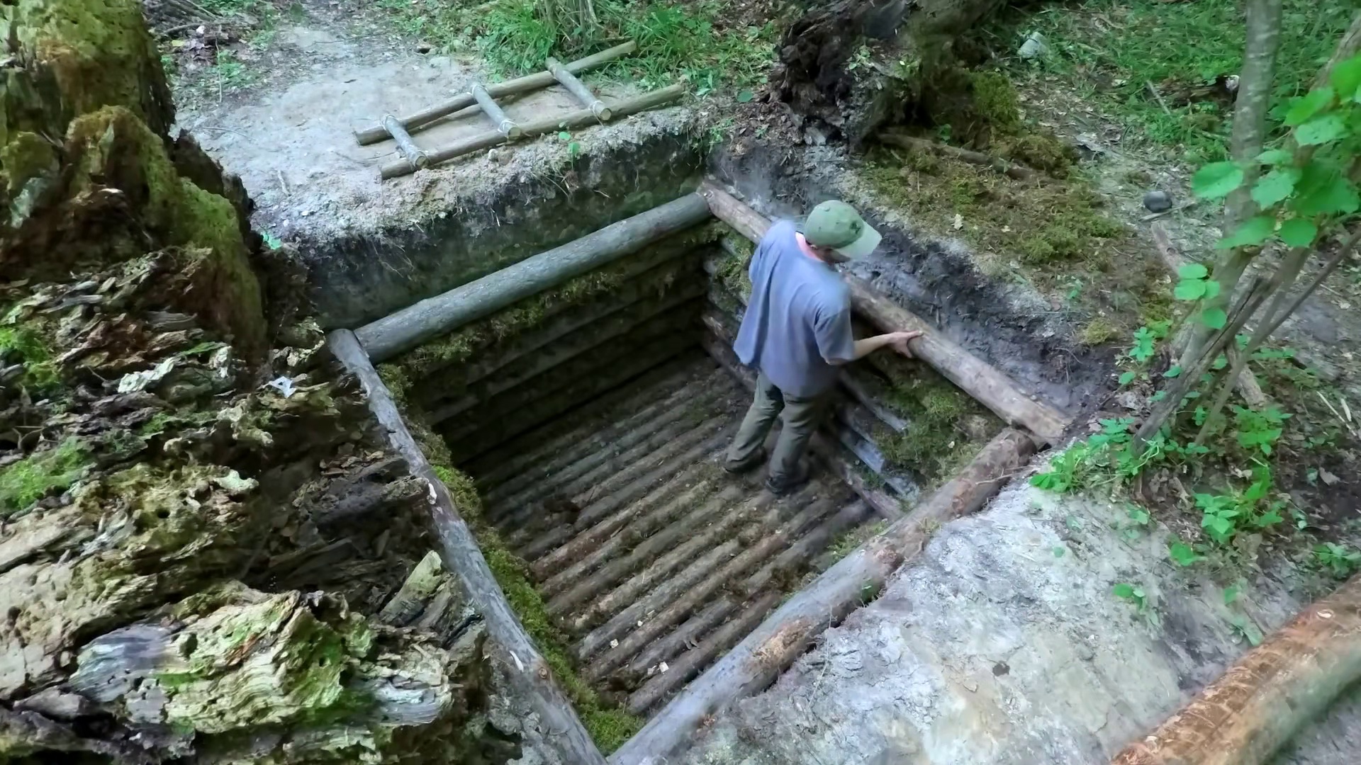 男人在地下搭建隐蔽庇护所，谁来都找不到 #野外建造 #野外生存 #山里生活 #解压