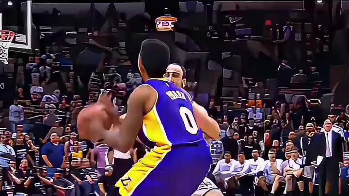 当林书豪和尼克杨同时在场，就算是科比也只能打无球