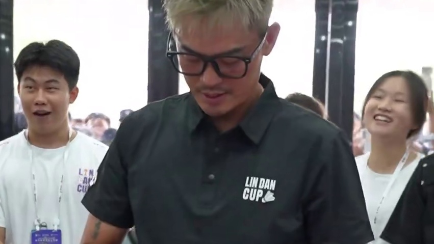 丹哥再战盲盒 这次能抽中隐藏款吗？#林丹杯羽毛球公开赛 #羽毛球 #晋城林丹杯 #新昌林丹杯 #林丹