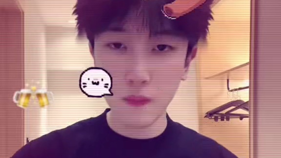 准备出道 #三个大帅哥 #帅气逼人组合 #sugaronmytongue #手势舞 #少年感