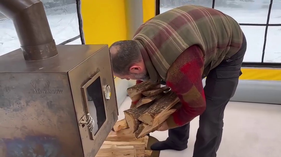 第3集：阿克在野外搭建的6个雪地露营帐篷