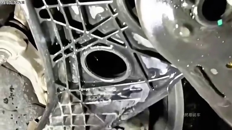 这是什么车？#袋装玻璃水汽车 #塑料摆臂