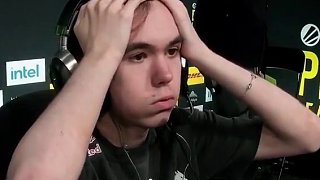 總監(jiān)沙鷹1v4拖時(shí)間翻盤#csgo馬西西 #csgo