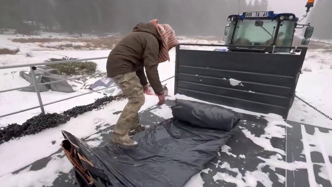 第7集：阿克在野外搭建的6个雪地露营帐篷