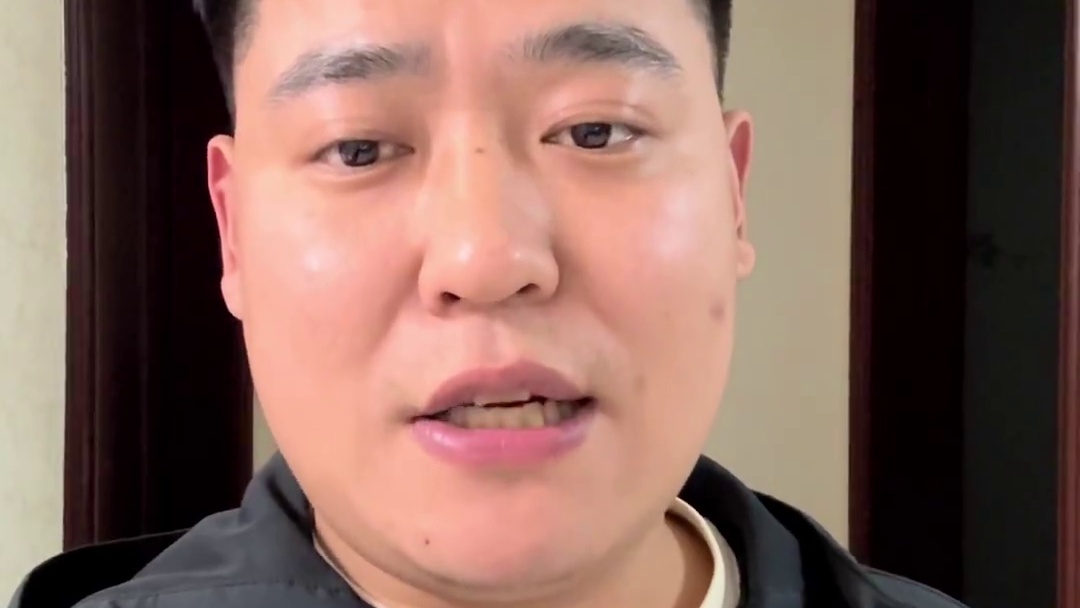 第一次创业，无论怎样全都认。但是不会让别人说锤子服务或者质量不过关。还有就是看着身边的好哥们都成家生孩子了，其实锤子也有点急了慢慢来吧，啥时候我能有个小锤啊