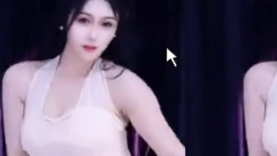 宠儿线上重拳出去，线下描边怂宠 训练结束后看起了美女，想起了当时线下碰到美女太怂了。#2025CFS